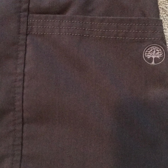 Healing Hands Top 🌳 - Picture 2 of 4